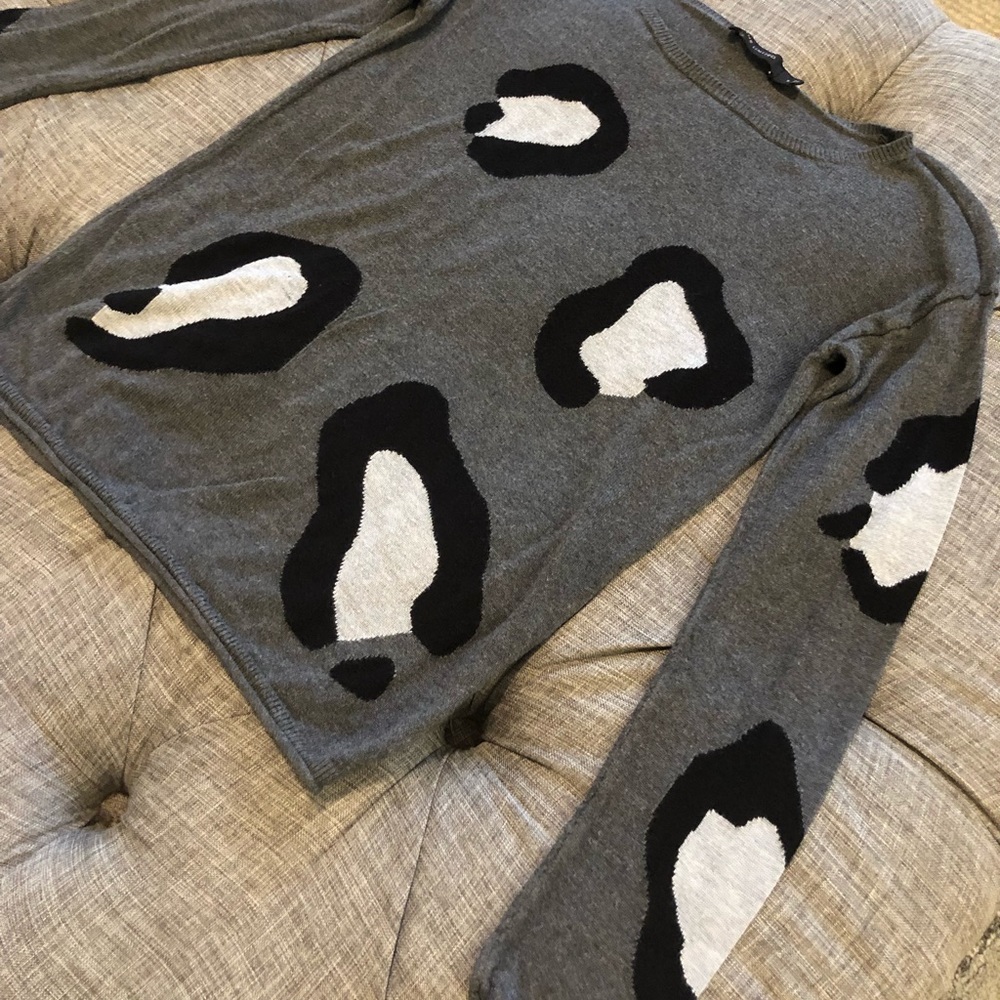 Large Animal Print Sweater - Picture 3 of 5